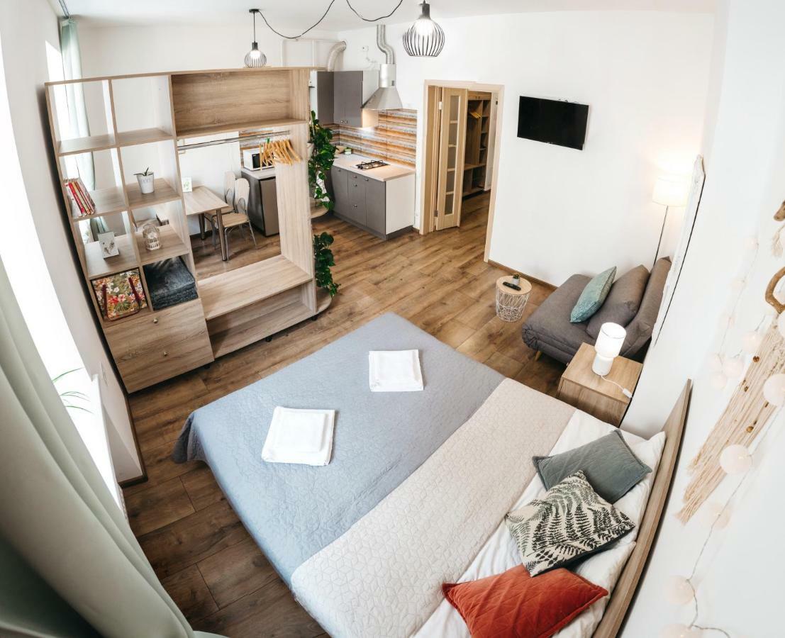 "Green Oasis Apartment" Лвив Екстериор снимка