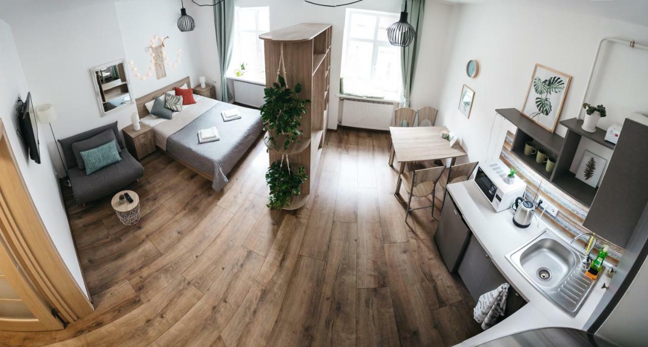 "Green Oasis Apartment" Лвив Екстериор снимка