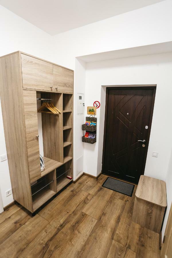 "Green Oasis Apartment" Лвив Екстериор снимка