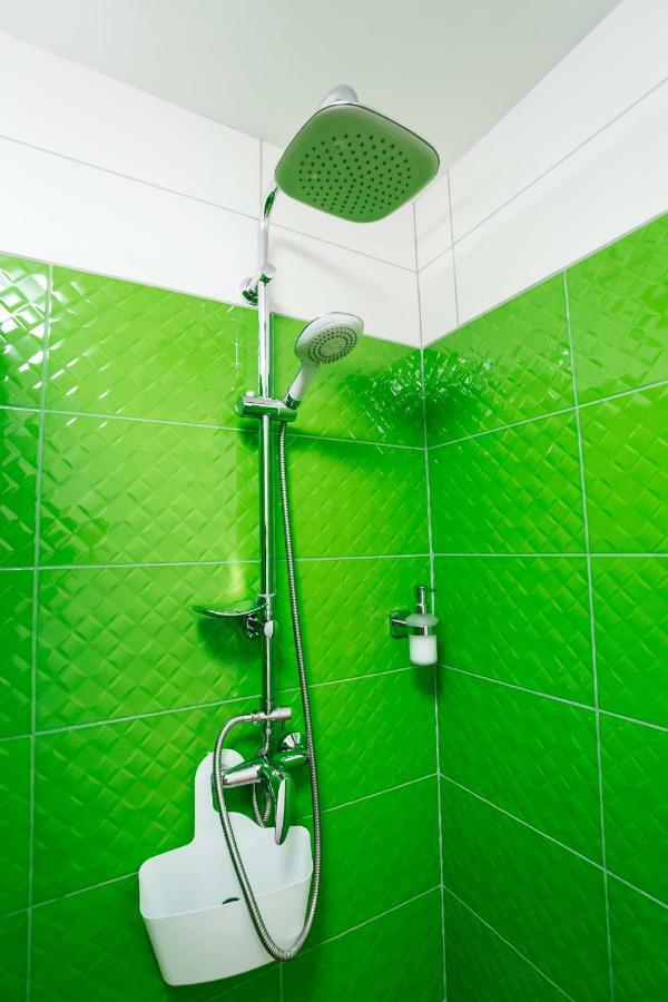 "Green Oasis Apartment" Лвив Екстериор снимка